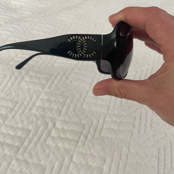 Chanel Black Quilted Sunglasses Case - Picture 9 of 9